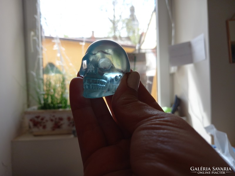 Eredeti cianüveg kristály koponya 5-6 cm és 8dkg súlyú