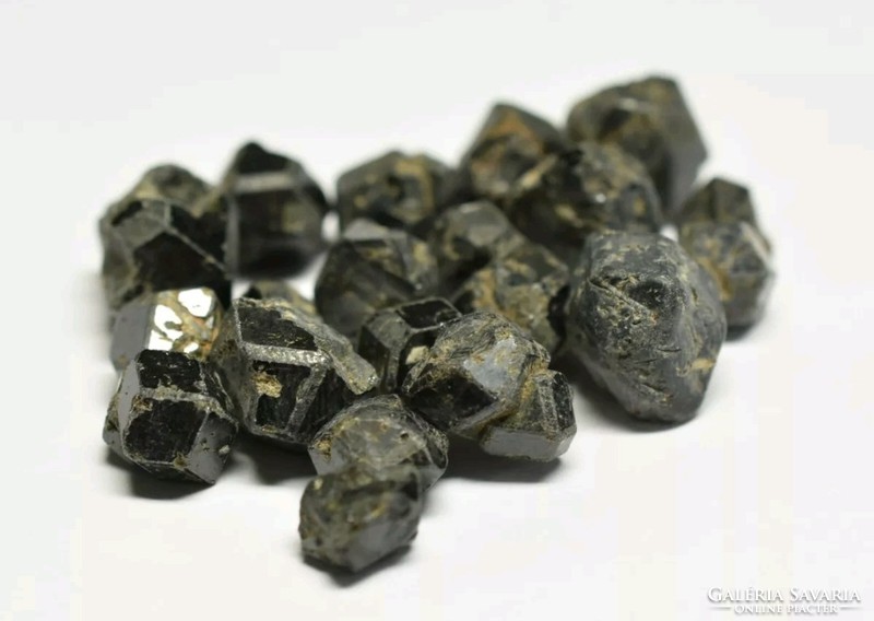 Melanite Garnet 120.71 Ct Precious Stones for Jewelers, Collectors or Other Hobbies - New