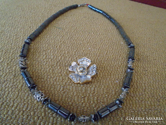 Hematite special necklace 48cm + a special brooch with sparkling stones