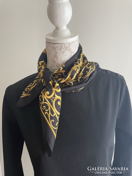 Elegant Italian black and gold scarf with a classic pattern