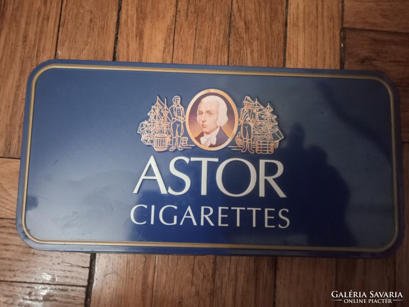 Astor cigarettes are rare 1970s-80s metal cigarette cases