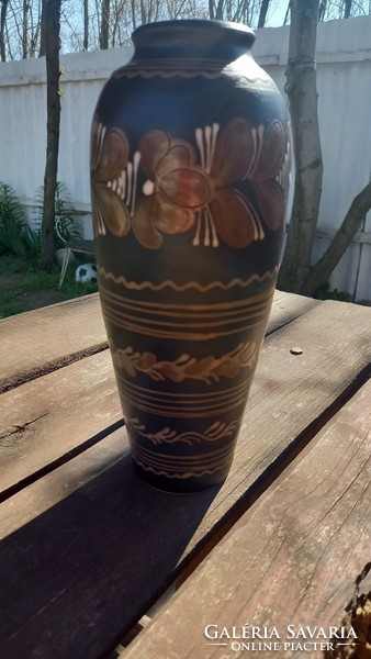 Vase of folk ceramics in Hódmezővásárhely