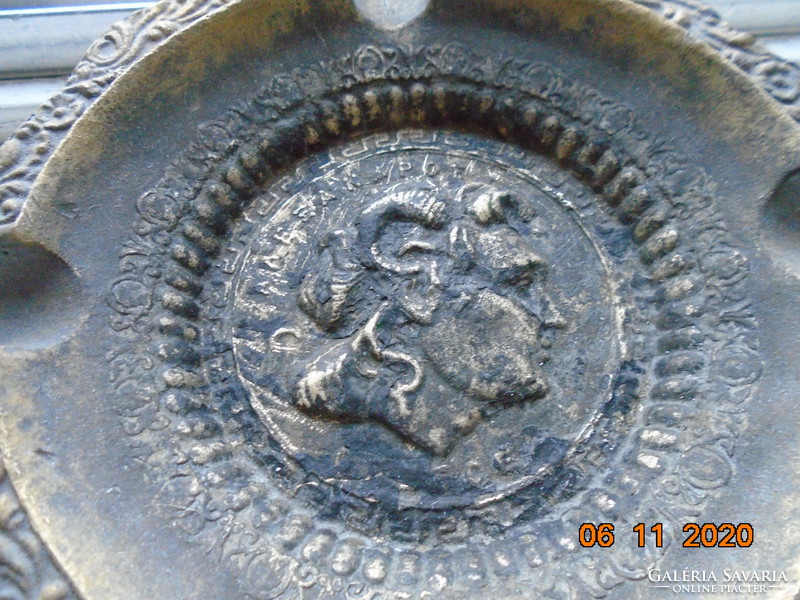 Bronz öntvény Pán istenség kecskeszarvas profiljával,jelzett, számozott  fellelt állapotban 360 g