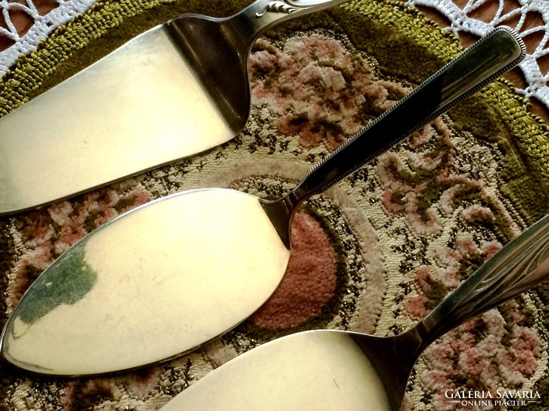 Pretty, old, silver-plated cake trays, one by one, one wmf