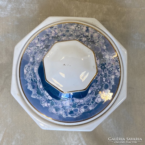 Bowl with porcelain lid