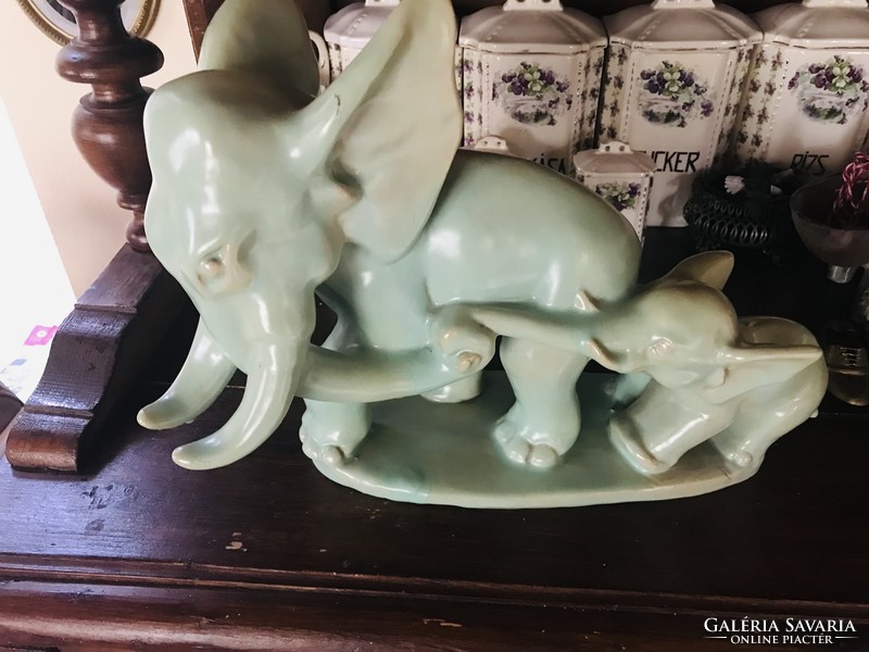 Hop elephants, large, spectacular pottery