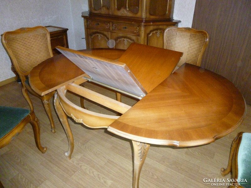 Warrings étkezőasztal 128x80x76cm ami 195cm re nagyobbitható.és 6 szék