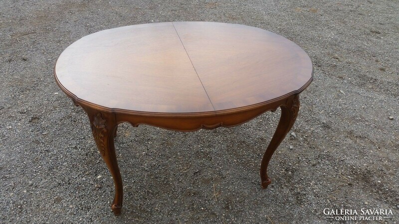 Warrings dining table 128x80x76cm which can be extended to 195cm. And 6 chairs