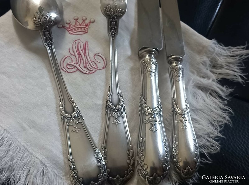XIV. Lajos stílusú, ezüstözött, antik evőeszköz készlet, 12 személyre, 51 részes (1925-1940)