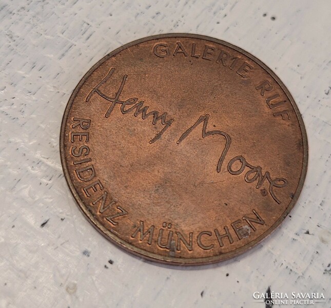 Henry Moore érme