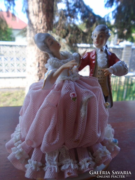 Porcelain - aristocratic couple in lace dress - dresden pre-war piece extra rare piece stand nice work
