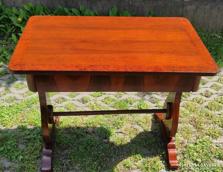 Antikbiedermeier table with fluted legs, desk with drawers, console table, 1800s. Special veneer!