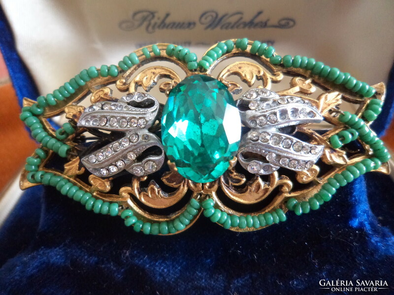Giant _antik filigree brooch with green stones and beads