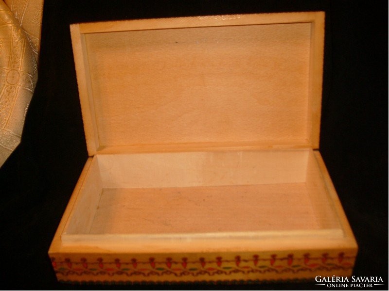 Large card, cigar, jewelry box, colorful painted surface, 25 x 15 cm also with decoration around for sale