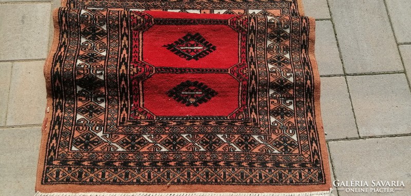 Bokhara hand-knotted rug. Negotiable !!