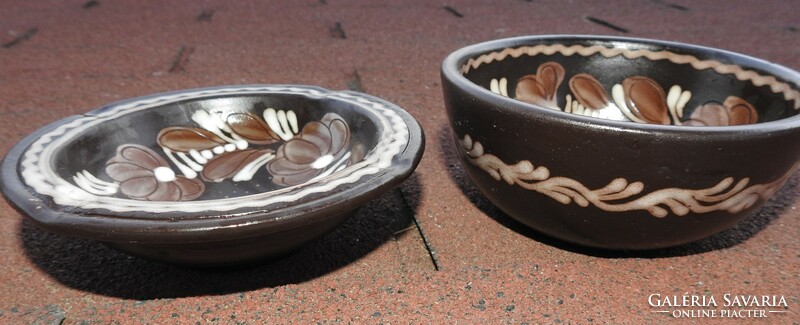 Hódmezővásárhely handicraft ceramic tableware pair and ashtray