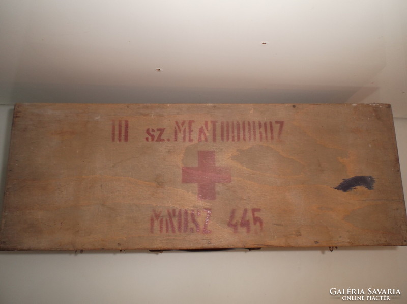 Rescue chest - manufactured on August 30, 1956 - numbered - wood - 45 x 17 x 12 cm - rarity