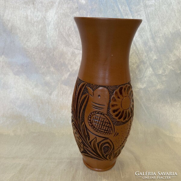 Corundum ceramic vase is damaged!