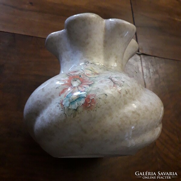 Kézzel készített porcelán váza