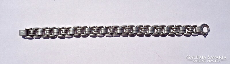 19.2 cm long, 1 cm. Wide 835 sterling silver bracelet