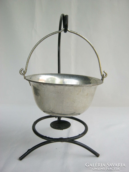 Small table-sized kettle for fish soup goulash