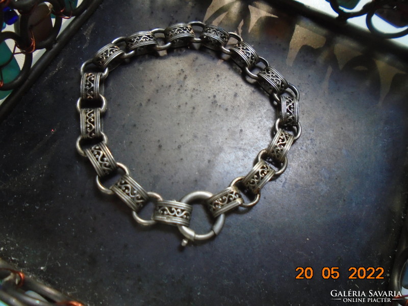 Bracelet made of antique filigree flat rings, fine goldsmithwork