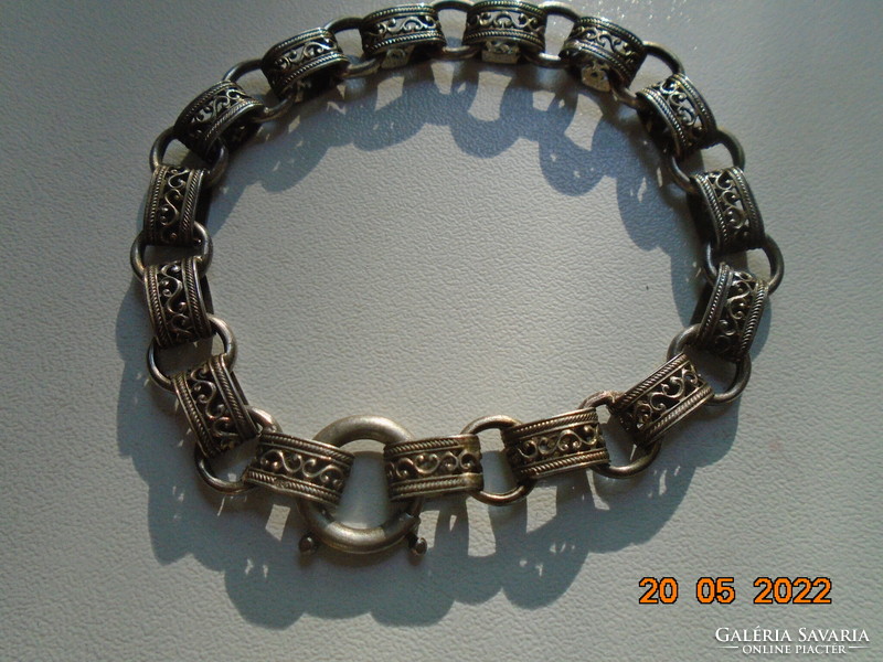 Antik filigrán lapos gyűrűkből készült karkötő, finom ötvösmunka