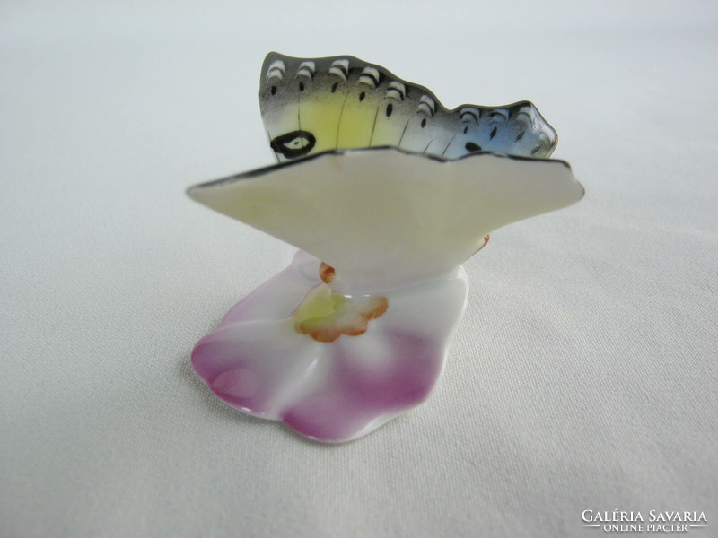 Retro ... Raven house porcelain figurine nipple butterfly on butterfly flower