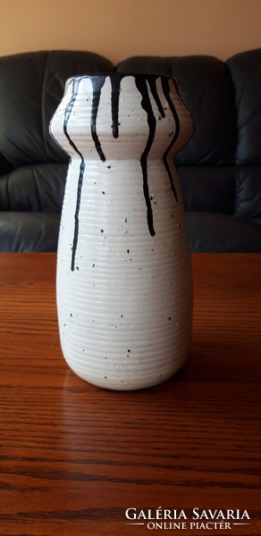 Retró, Tófej fehér- fekete mázas kerámia váza