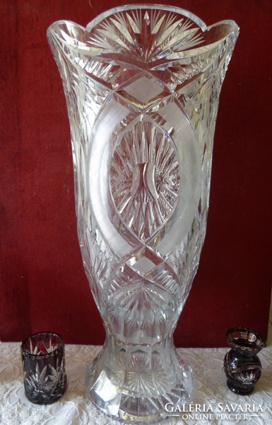 Hatalmas, 50 cm, - es kristály váza.