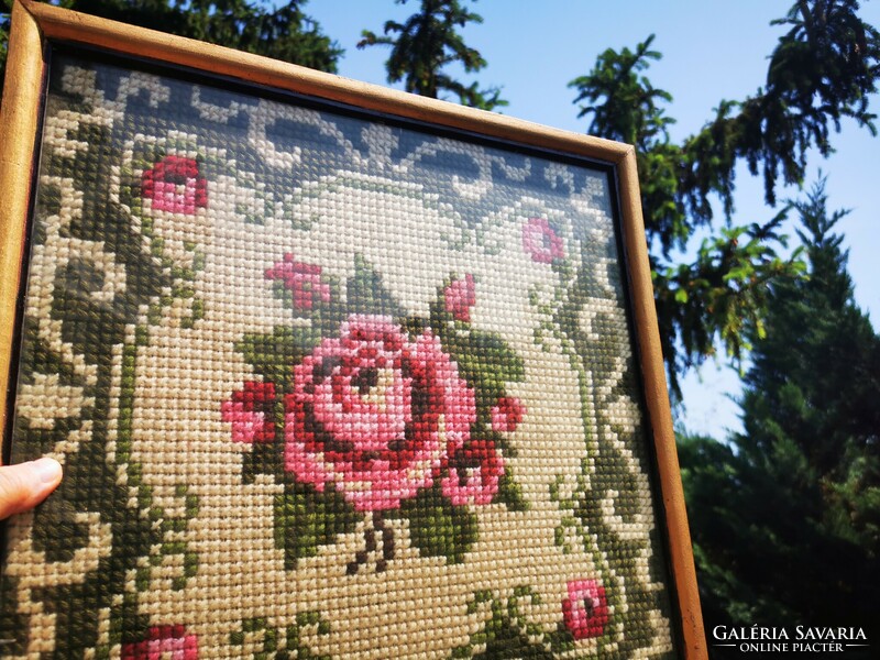 Retro rose tapestry