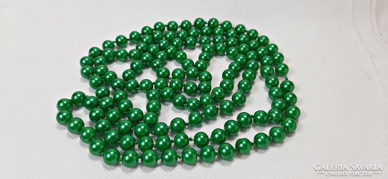 Vintage green string of pearls