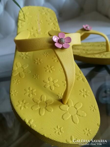 40-es EMANUELA BIFFOLI Firenze dizájn strandpapucs, napsárga flipflop papucs