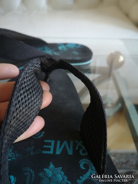 U&ME 38-as strandpapucs, fekete, textil fejű lábujjközös papucs