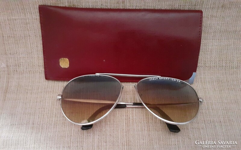Retro aircraft shaped sunglasses with glass lenses in leather case