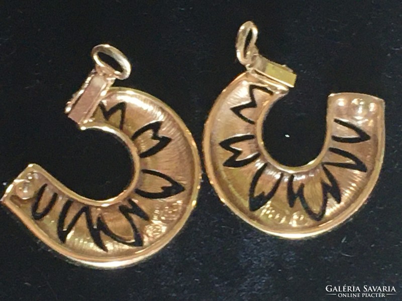 Gold-plated quality jewelry with earrings
