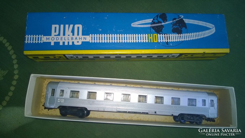 Pico me224 inox silver-colored railway car in a collector's box.