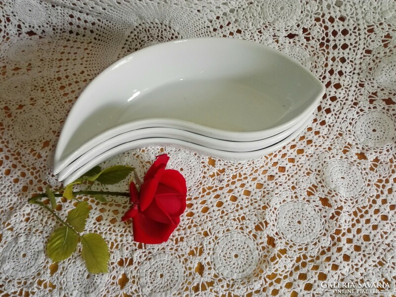 Snow white porcelain bone plate ..... 3 Pcs