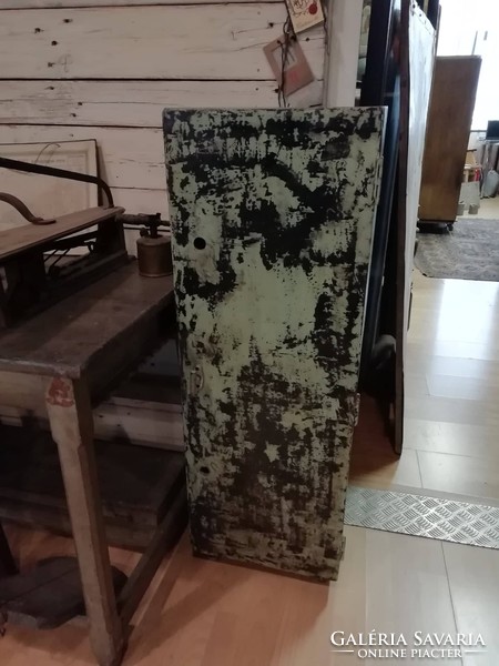 Weapon cabinet, iron cabinet, industrial tool cabinet, plate cabinet, lockable armor