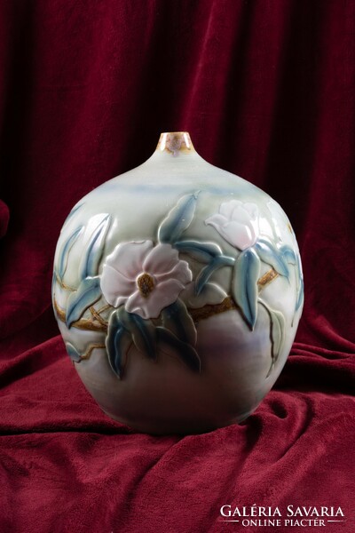 Antique Japanese vase with beautiful flowers, 19th century