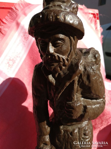 Wood carving of the wanderer