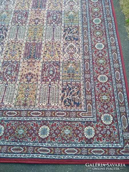Carpet, oriental machine knotted