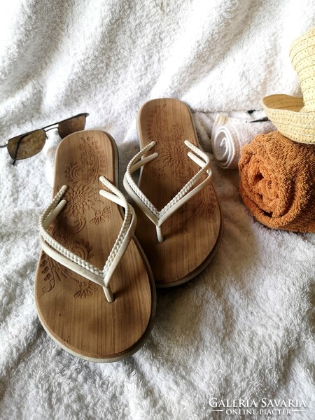 New yorker 42-43 beach slippers, flip-flop, toe slippers, bth 28 cm