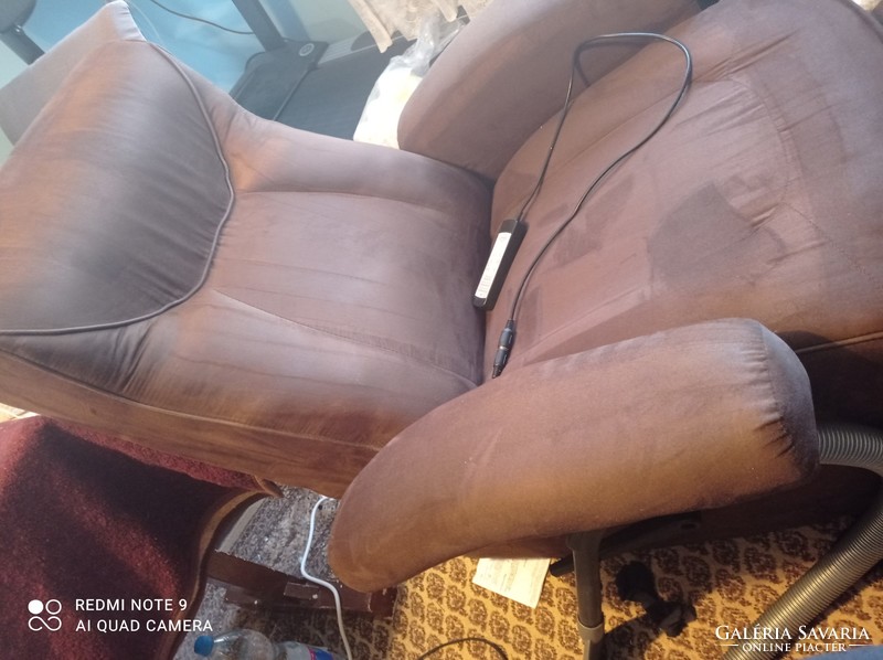 I am also waiting for an offer!! Negotiable!! Massive relax massage chair