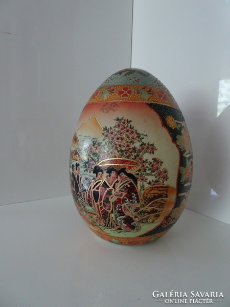 Very nice large flawless hand painted ceramic Chinese egg.