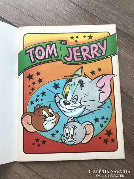 Tom and Jerry Christmas Comic Album
