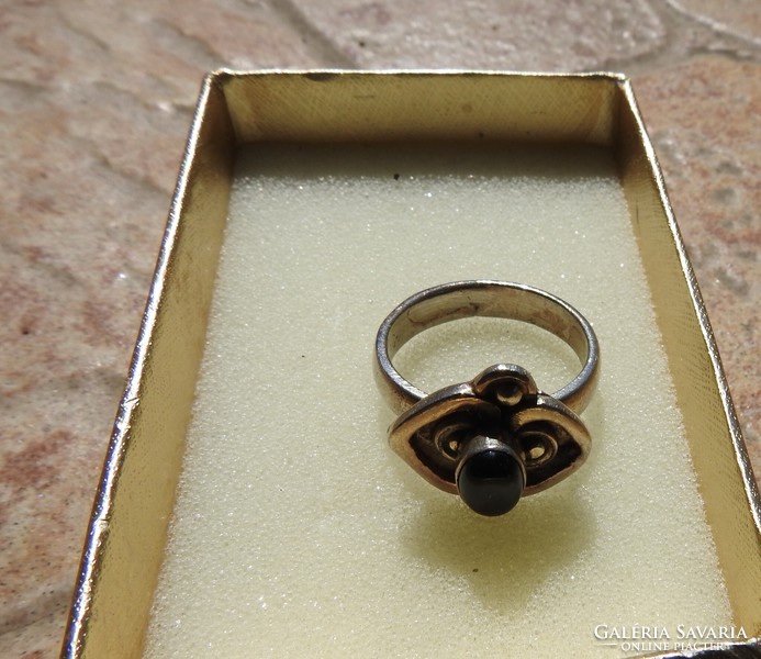 Old black stone solitaire gold ring with gold