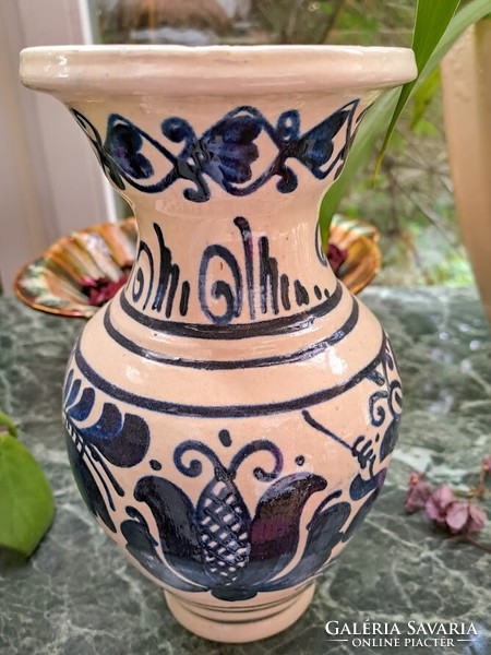 Korondi váza 21 cm magas