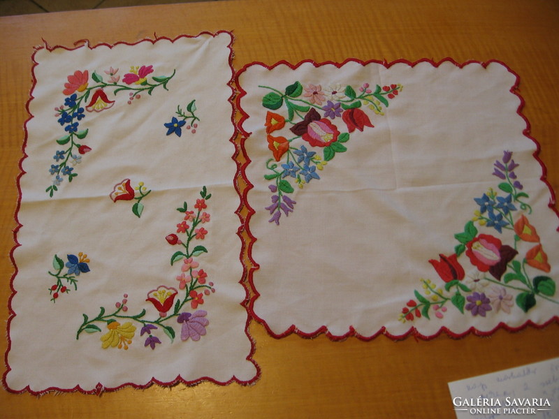 2 pieces of solar fabric embroidered in Kalocsa together