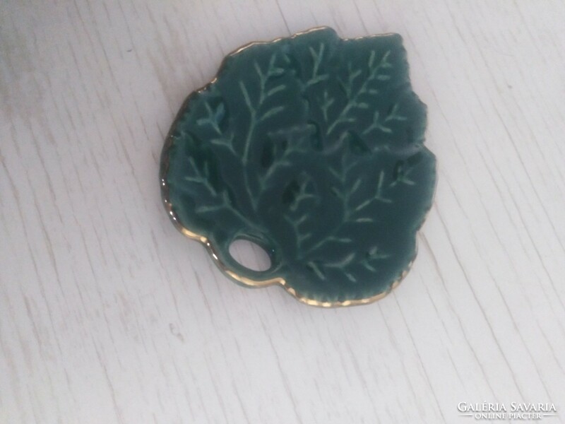 Ceramic leaf with gilded edge